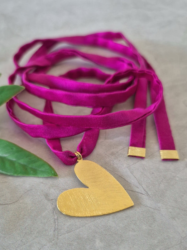 Collar Seda Corazón Fucsia