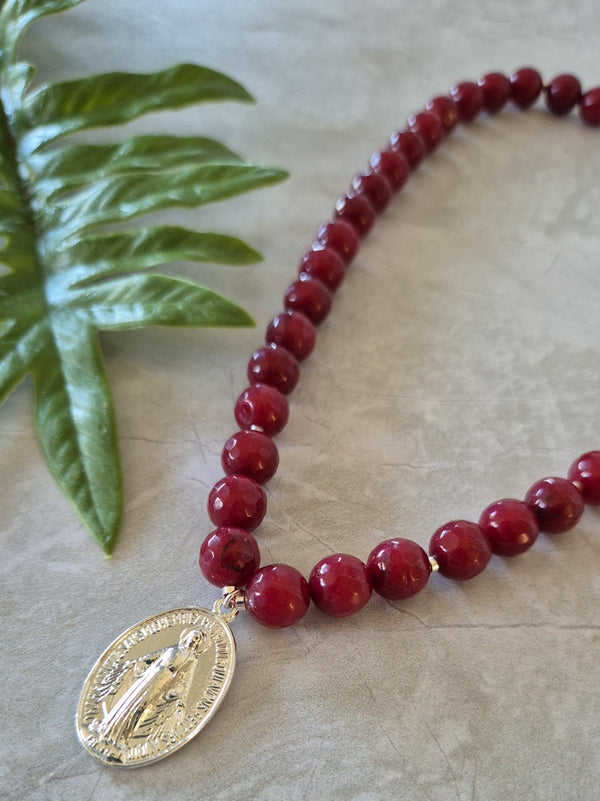 Collar Fe Marsala Plata