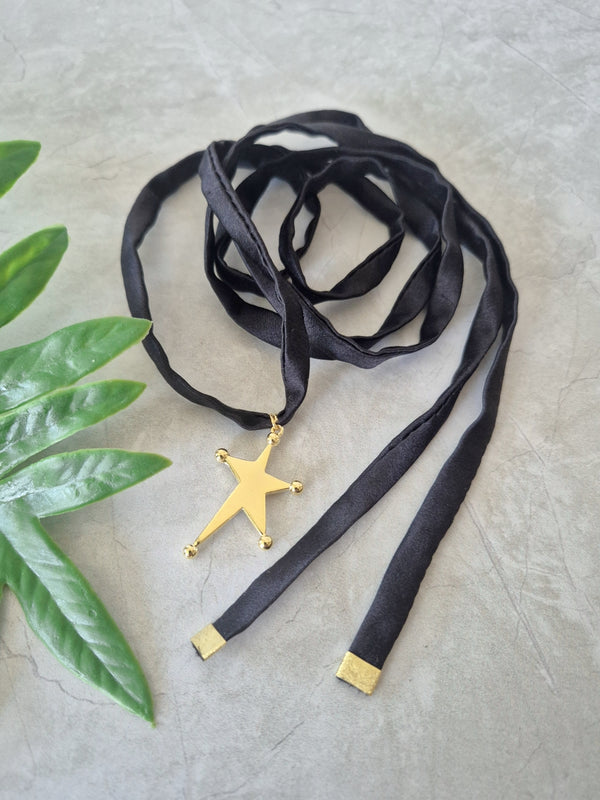 Collar Estrella Seda Negra