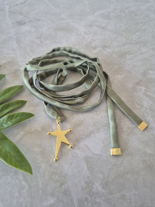 Collar Estrella Seda Verde