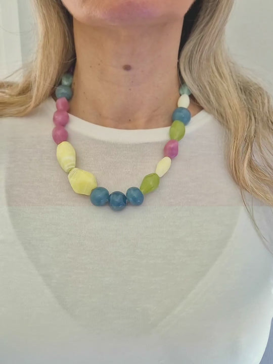 Collar Mercedes puesto